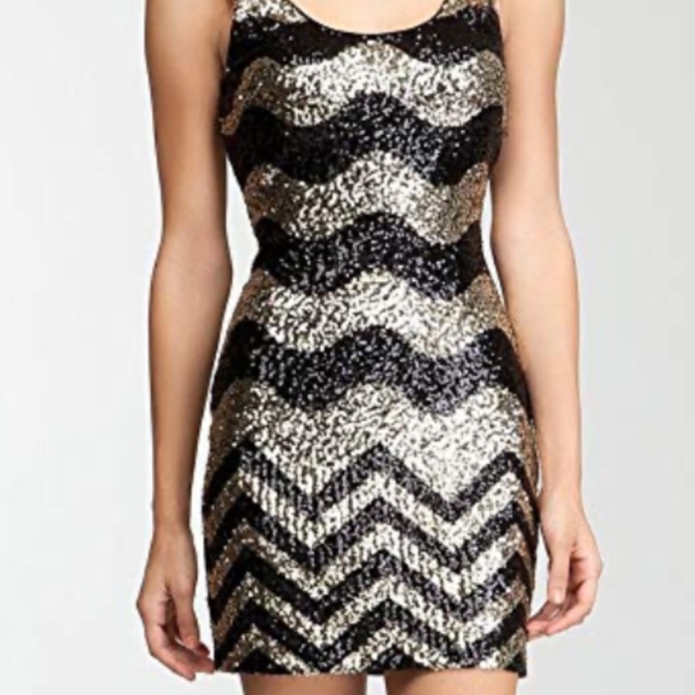 🎃 BEBE mini black and gold sequin dress chevron